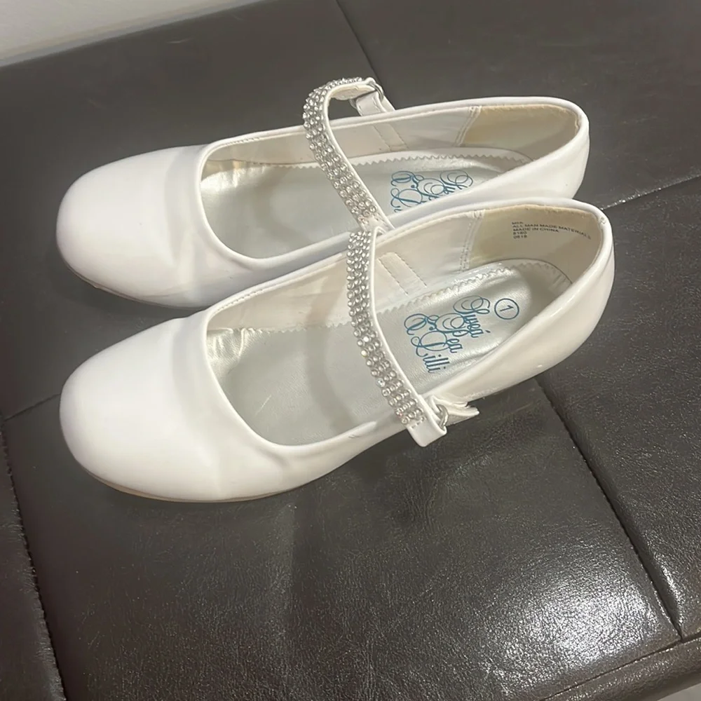 Kids size 1 white dress shoes - Picture 2 of 4